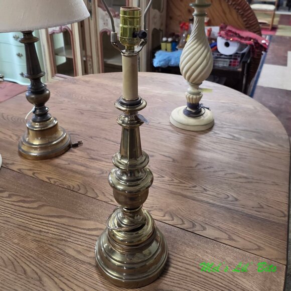 Vintage Brass Hollywood Regency Style Table Lamp - Picture 2 of 4